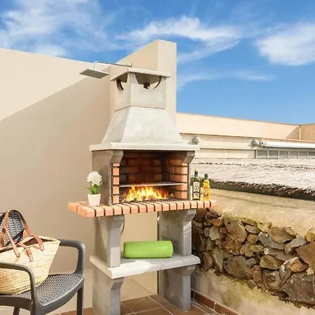 Cala Llonga Sleeps 6 Pool Air Con Wifi * Cala Llonga (Menorca)